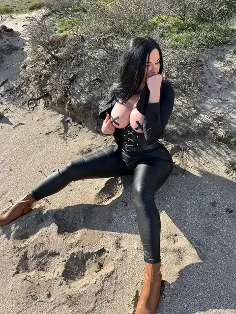 Luna Nova OnlyFans spicy content creator