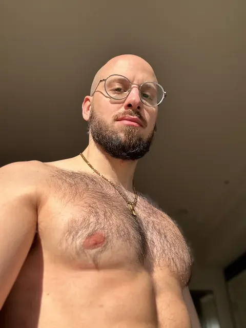 lYDIAN OnlyFans creator with sensual content