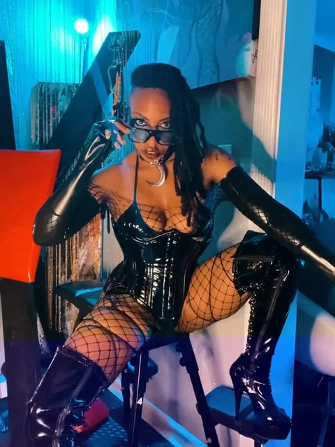 Madamcarmen2 on OnlyFans featuring fetish content