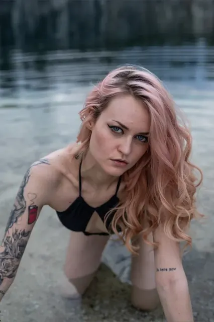 Joëlle Charnel OnlyFans creator with pink hair