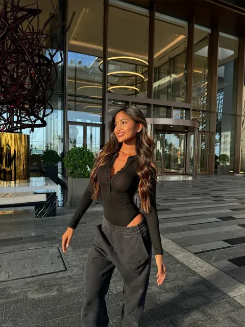 Maeurn Smiles OnlyFans Filipina creator with engaging content.