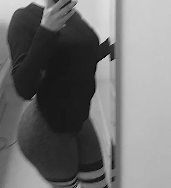 Maeve OnlyFans creator with hot amateur content
