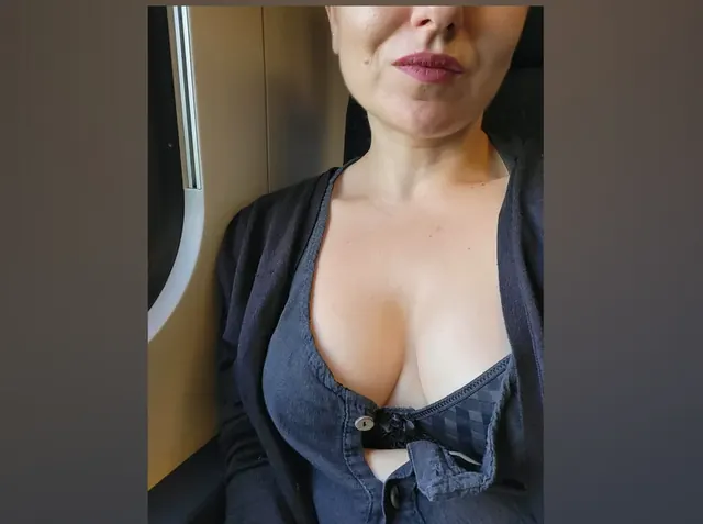 Magic Mary OnlyFans creator with a sexy smile