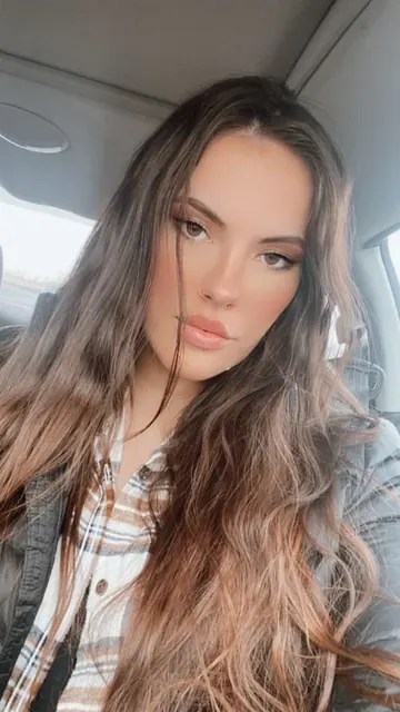 Malibu OnlyFans sexy brunette with big booty