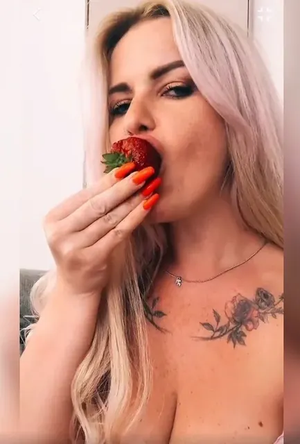 Malvina-Hot OnlyFans tattooed model