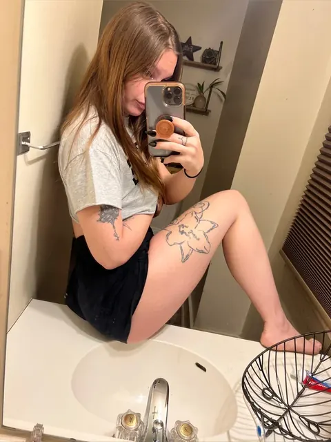 Hope OnlyFans tattooed MILF