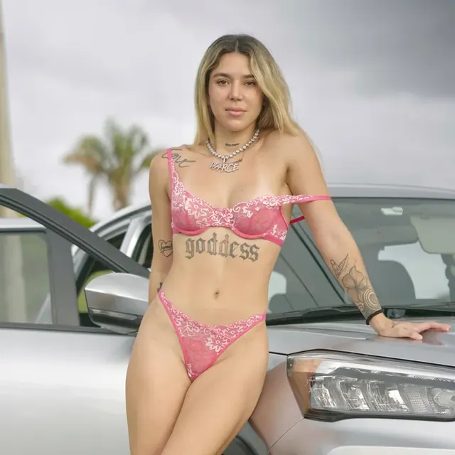 Marce OnlyFans sexy pics and twerk content