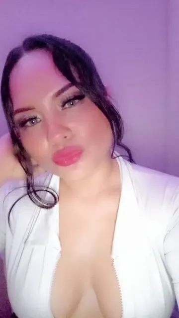 Salma OnlyFans creator with natural content