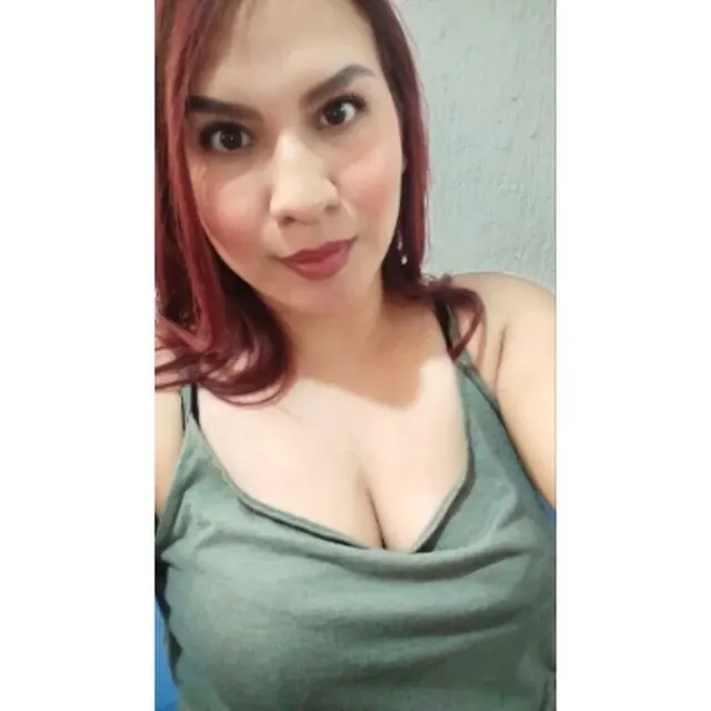 Margot OnlyFans curvy redhead
