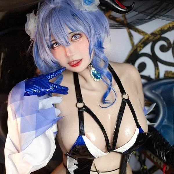 Mariadesu OnlyFans sexy lewd cosplay creator
