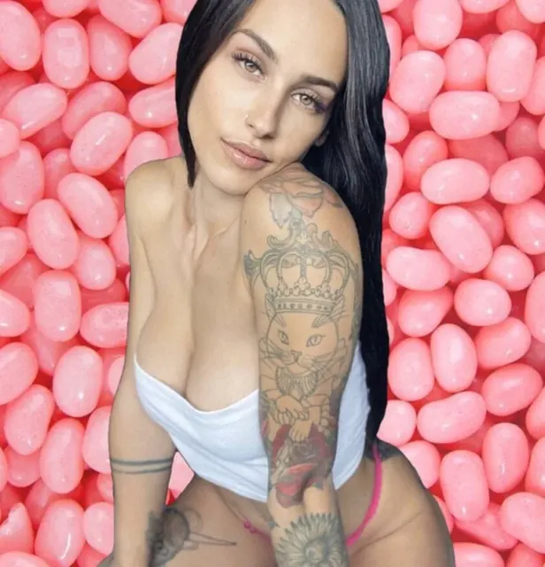 Mariaphlores OnlyFans creator with engaging content