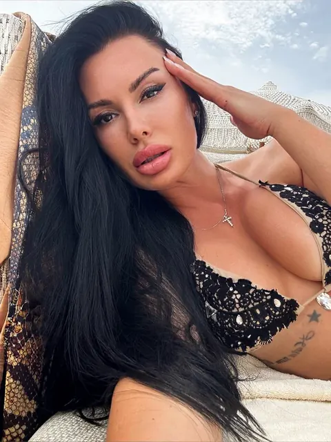 Marissa OnlyFans creator with exclusive content