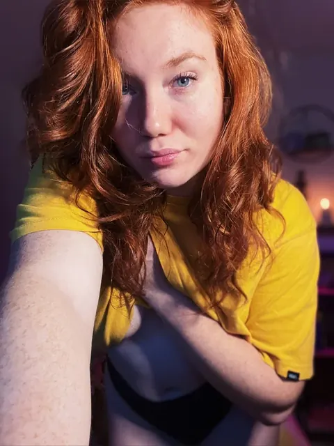 Marley Birthday Girl OnlyFans with natural beauty