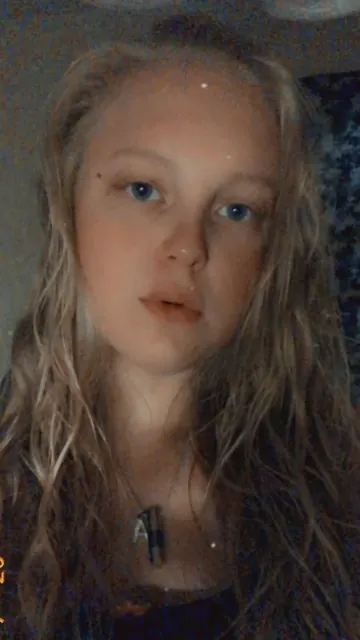 BunnieB OnlyFans all natural girl