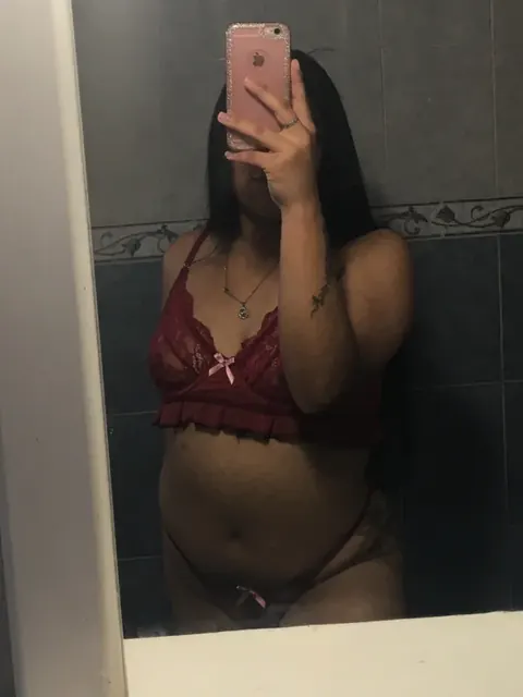 Martina OnlyFans curvy creator