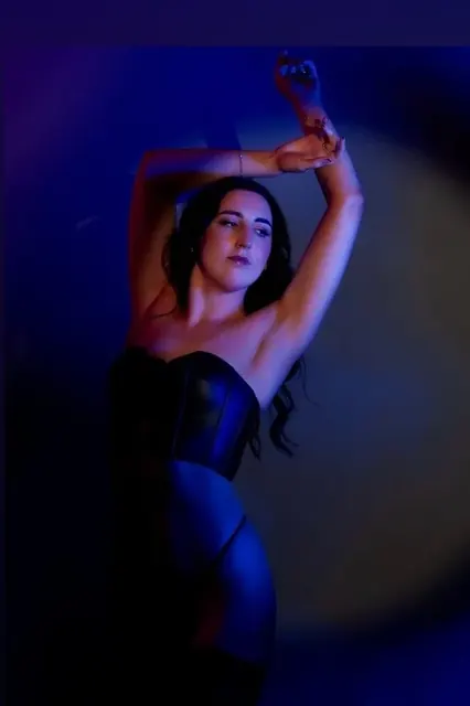 Martinabarson OnlyFans glamorous brunette