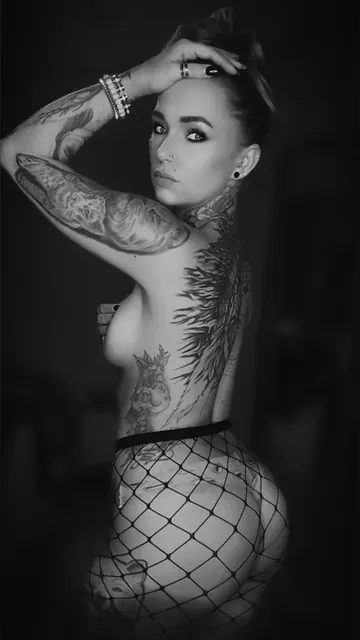 Mary Monroee OnlyFans tattooed creator