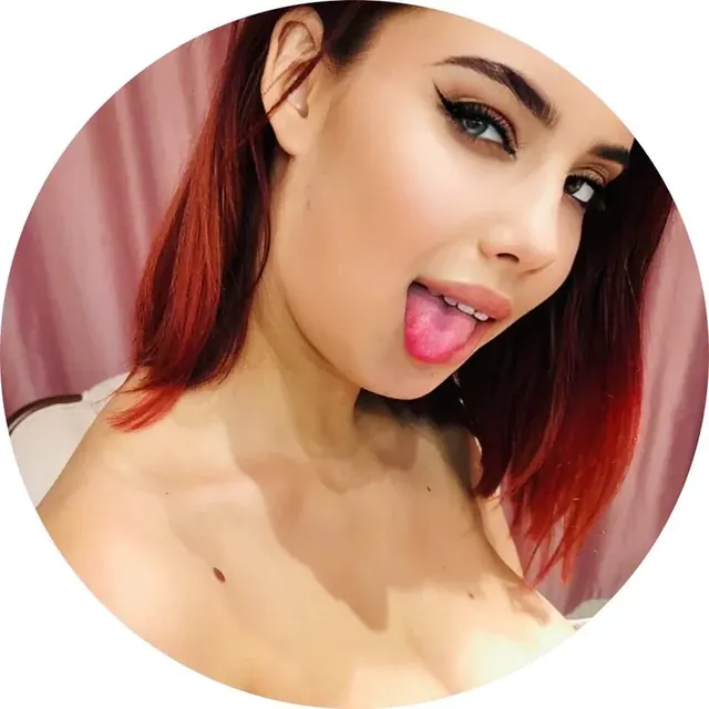 Scarlet Flower OnlyFans with enticing forms