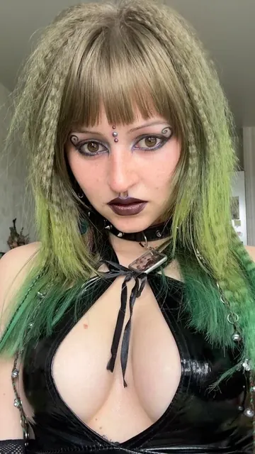 ☘️ Mavka ☘️ OnlyFans artistic tattooed model