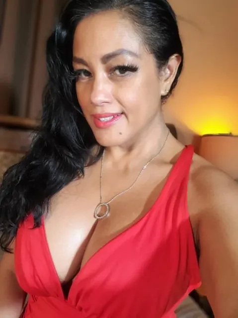 Maxine X OnlyFans Canada's top fetish star