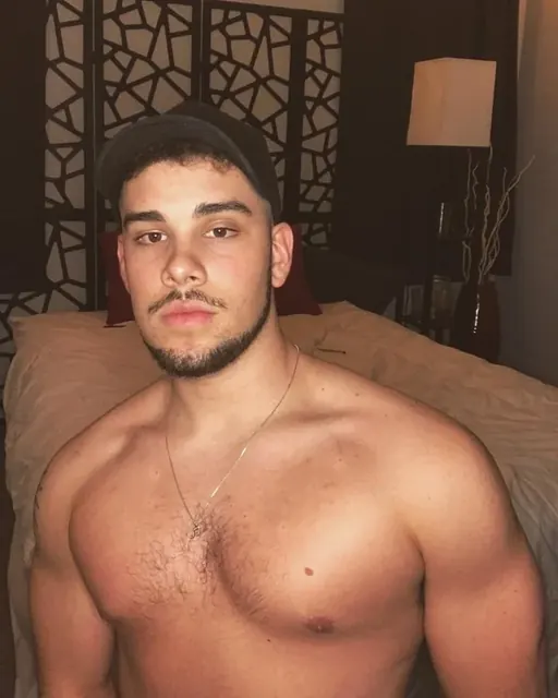 Maxxxmagnum OnlyFans thick boy from the east coast