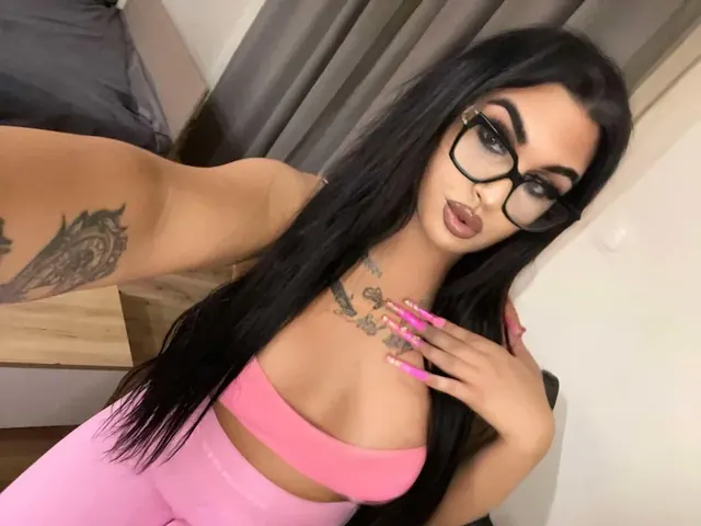 Maja OnlyFans Creator with piercings