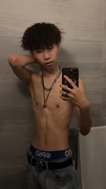 Mcplayof OnlyFans male creator with black hair