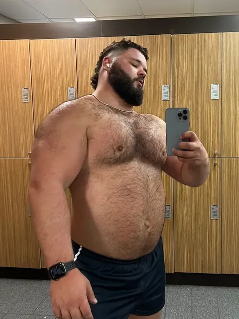 MEATYHENRI OnlyFans big Aussie boy