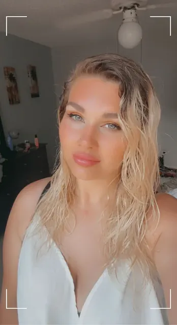 Medusa OnlyFans creator with custom content