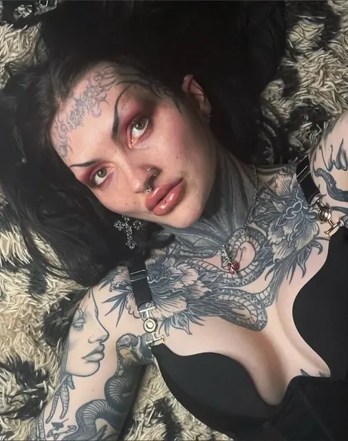 eggo OnlyFans big titty goth gf
