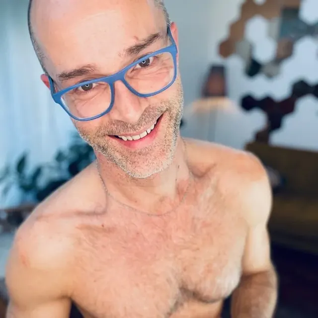 Mensnudeyogauk OnlyFans naked massage and yoga teacher