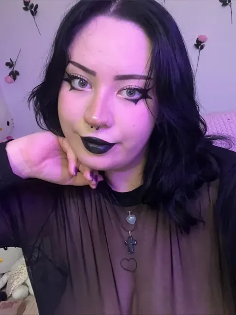 Meowkauwufree OnlyFans alt content creator