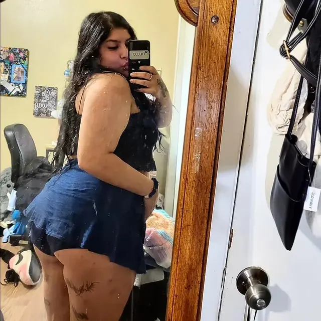 boolin<3 OnlyFans tattooed and curvy creator