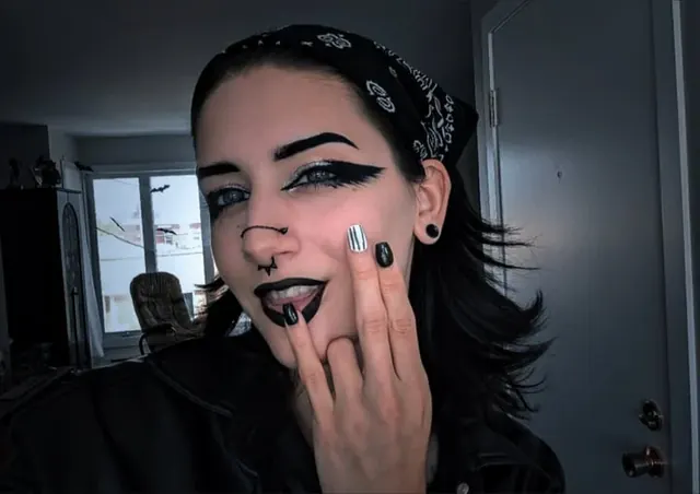 ⛥𝕷𝖔𝖚⛥ OnlyFans alternative creator