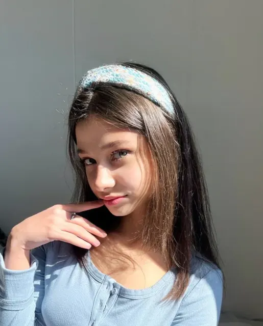 Mia Girl (@mia_baby_girl) OnlyFans yoga creator profile photo