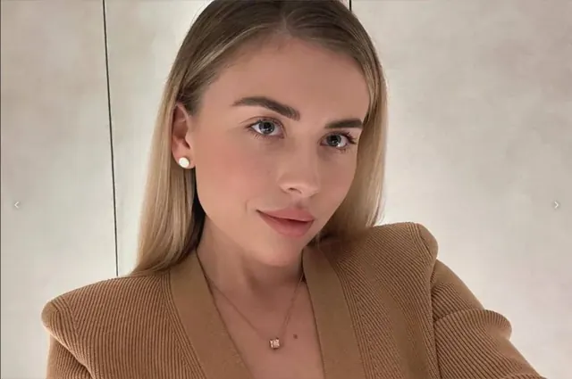 Michelle OnlyFans slender blonde creator