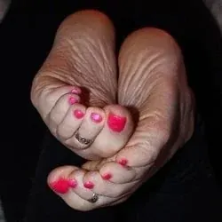 Mimi's feet OnlyFans creator with playful foot content
