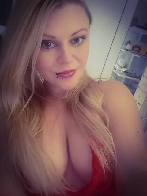Minxincognito OnlyFans cute and naughty content.