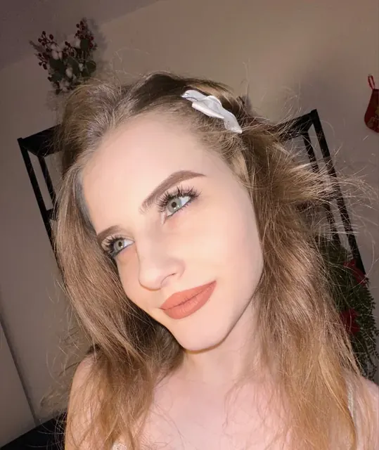 Mirelemori OnlyFans creator with honest content