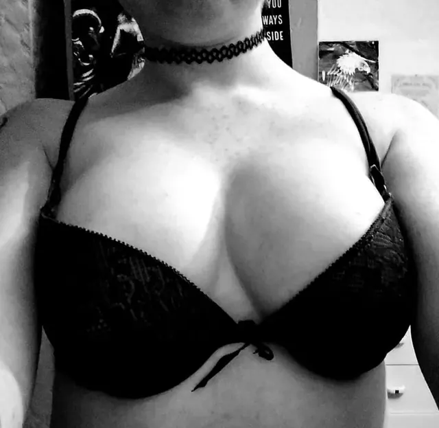 Miss kitty202 OnlyFans engaging custom content creator