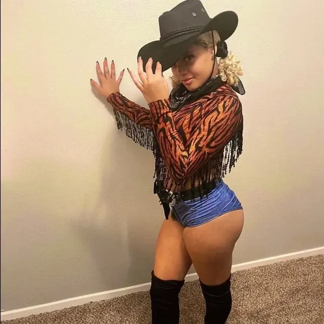 Misshoneybun OnlyFans creator profile