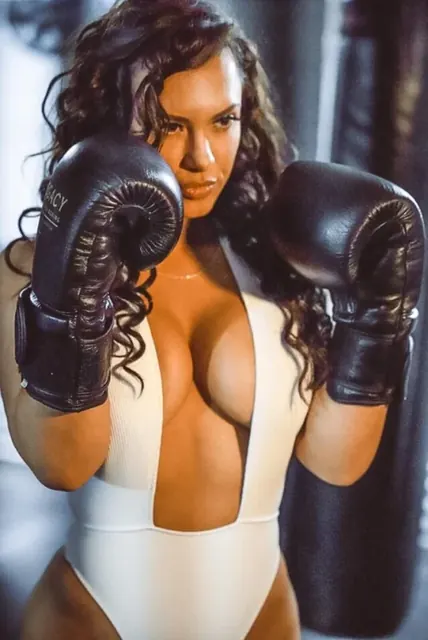 Amber Fields OnlyFans exclusive content creator