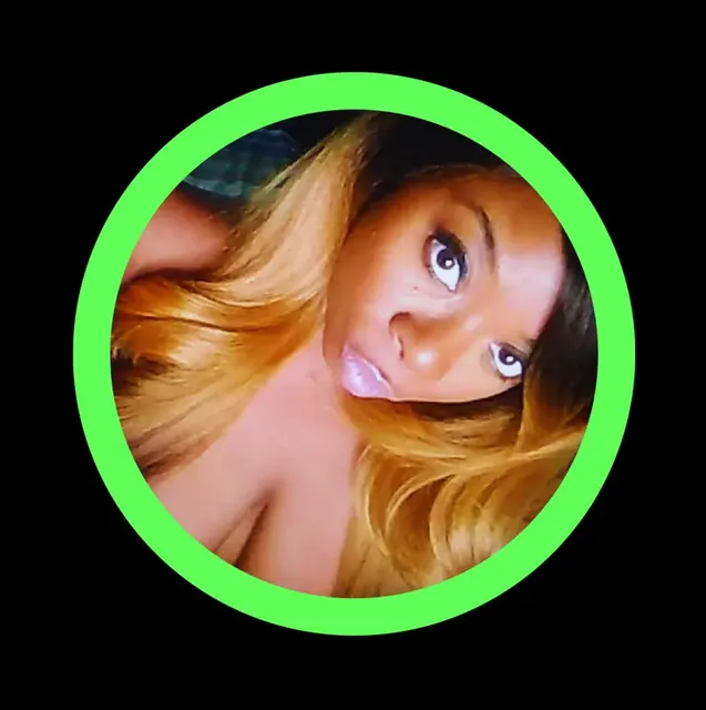 Thee Caramel Godddess OnlyFans creative cam girl