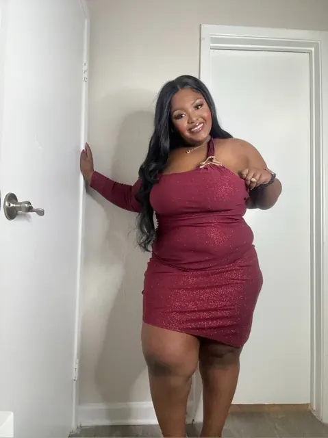 Santa’s Baby OnlyFans creator with engaging content