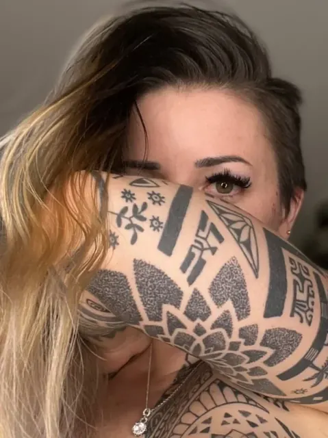 Misscontraryfree OnlyFans tattooed blonde creator
