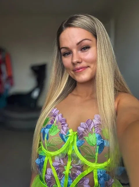 Connie Cooke OnlyFans Blonde MILF
