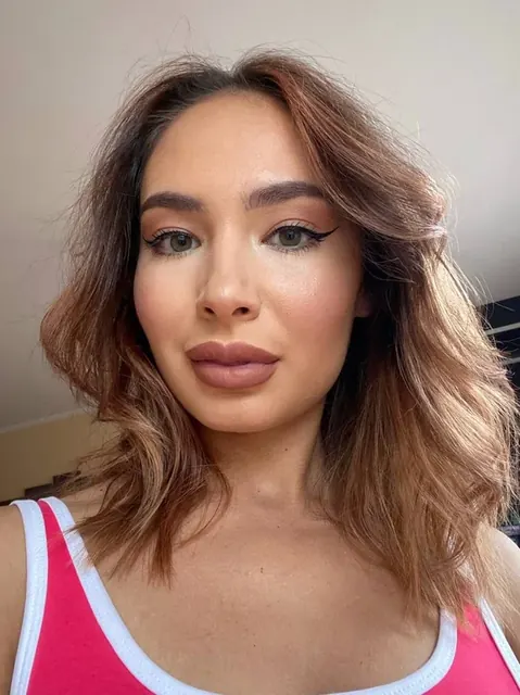 Molly Jane OnlyFans luxurious lifestyle creator