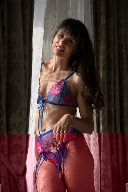 Missmza1 OnlyFans exclusive creator