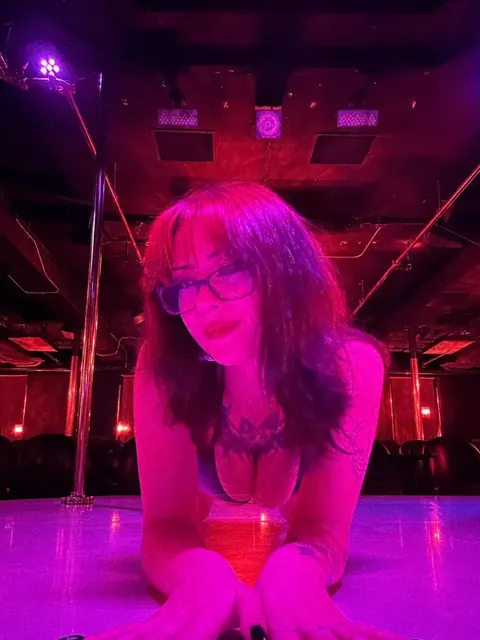 Violet OnlyFans goth beauty