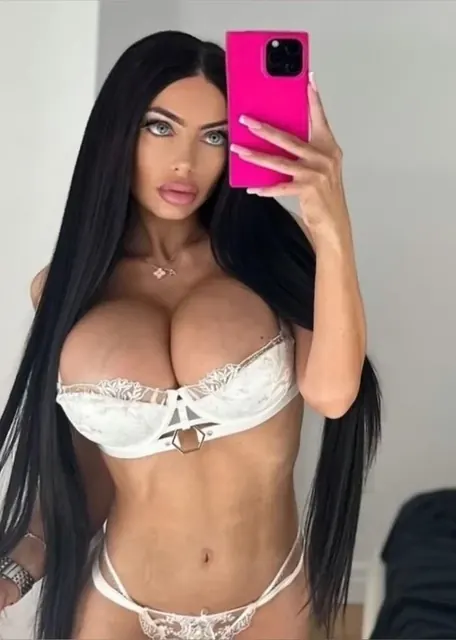 Alexa OnlyFans petite beauty